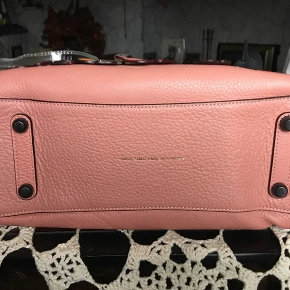 Coach 1941 30 Rogue Melon Tea Rose - Picture 5 of 10